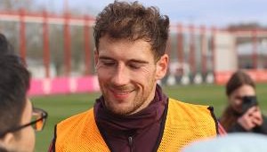 拜仁官方：格雷茨卡脚踝受伤，无缘本周出战海登海姆