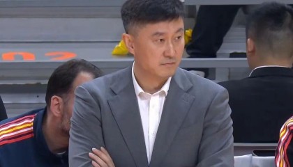 开云直播官网-广东男篮40分惨败，三分球35中5+17次失误，上海男篮酣畅淋漓大胜