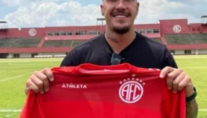 罗马里尼奥加盟里约美洲队 其父罗马里奥是主席