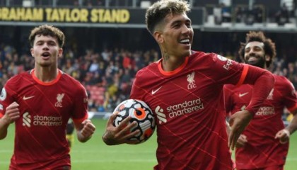 开云直播官网-戴帽轻松又惬意？歇够了的菲尔米诺找回射手感觉