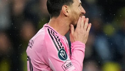 开云体育官网-0-0！迈阿密闷平：梅西哑火无缘900球 门将神扑 苏神坐板凳|莱昂内尔·梅西|路易斯·阿尔贝托·苏亚雷斯|迈阿密国际|里程碑|纳什维尔_新浪体育_新浪新闻